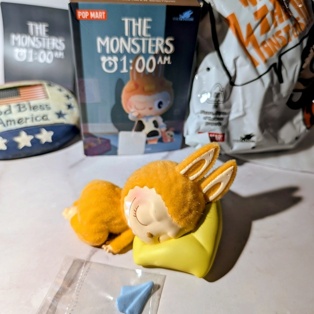Labubu Pop Mart The Monsters 1:00am Sweet Dreams Time Collectable 1 of 10 NOB - Picture 1 of 9